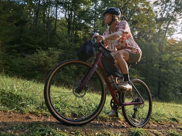 Devinci Hatchet Vista – Gravel Bike for Adventure – Velotique